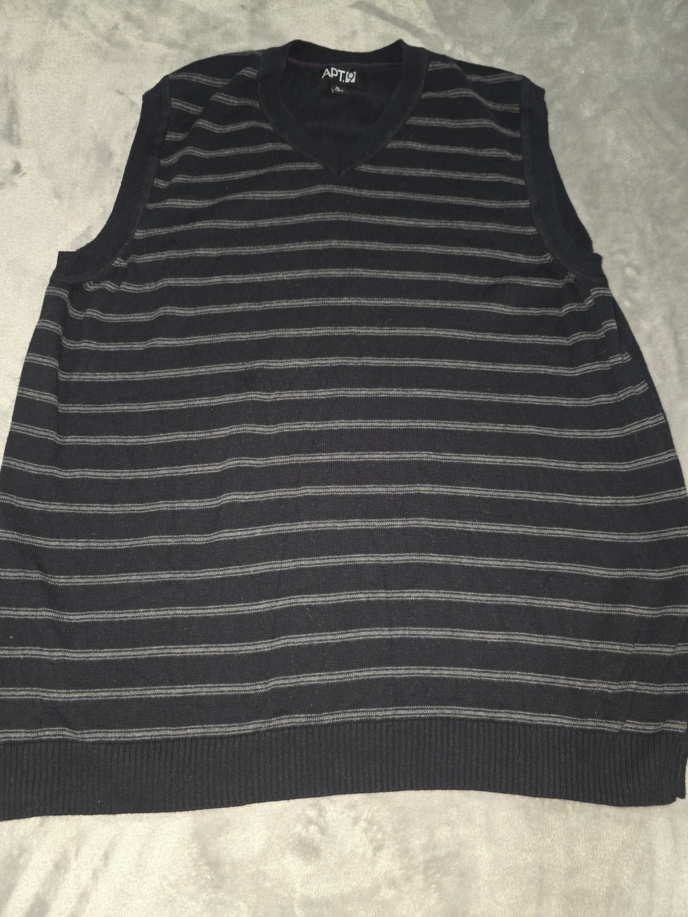Apt. 9 Men’s Black Striped V-Neck Sweater Vest-Size XL